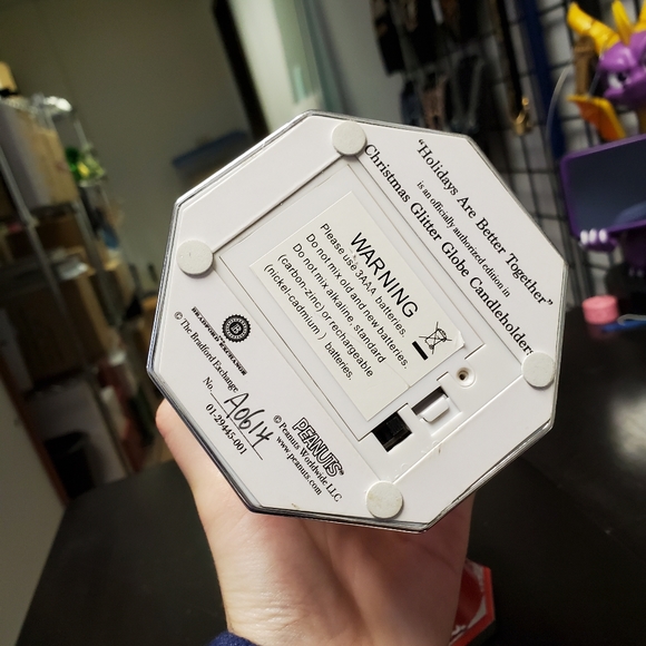 Charlie Brown and peanuts gang light up candle holders by the Bradford Exchange - Picture 6 of 11